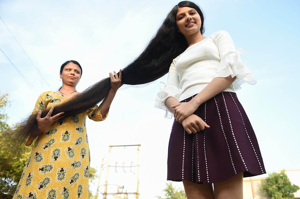 Nilanshi Patel es la joven con el pelo más largo del mundo