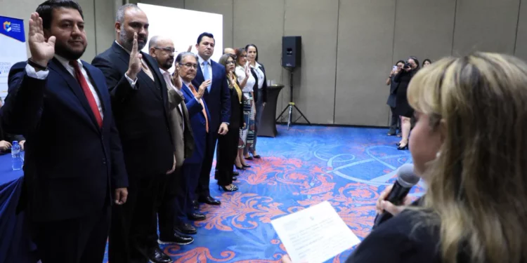 El Salvador: CAMARASAL juramenta nueva directiva del Centro de Mediación y Arbitraje